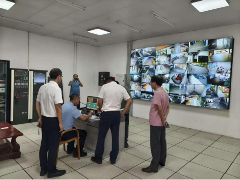 1753756573615663.png 省商務(wù)廳調(diào)研組走訪象山市場(chǎng)424.png